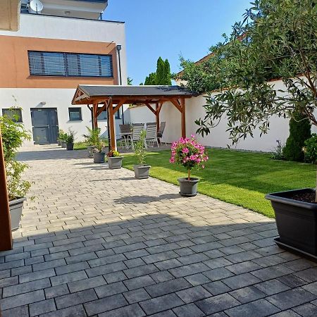 Penthouse Griemann 2 Fuer Max 4 Personen Mit Eigener Grosser Dachterrasse Zum Relaxen! Illmitz Zewnętrze zdjęcie